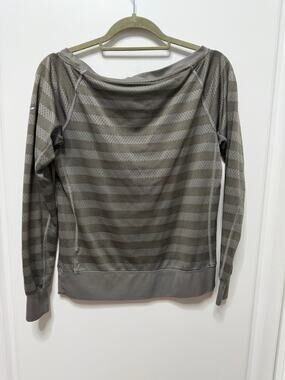 Nike Dri-FIT Gray Striped Mesh Long Sleeve Athletic Top Small